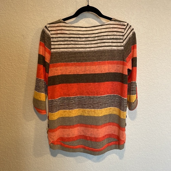 Evara 3/4 sleeve light sheer spring sweater striped coral w/ button detail ☀️ - Picture 4 of 5
